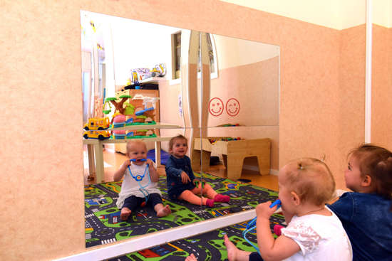 Afbeeldingen van Spiegel child safe mirror 60x50cm