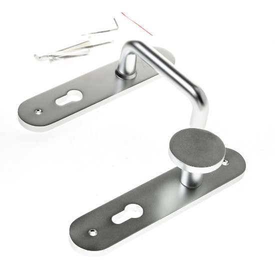 Afbeeldingen van Knop-/krukgarnituur aluminium op schild 45x210mm, D-model F1 afgerond model PC72 RS